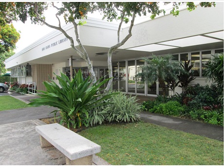 Photo of the front of Aina Haina Public Library