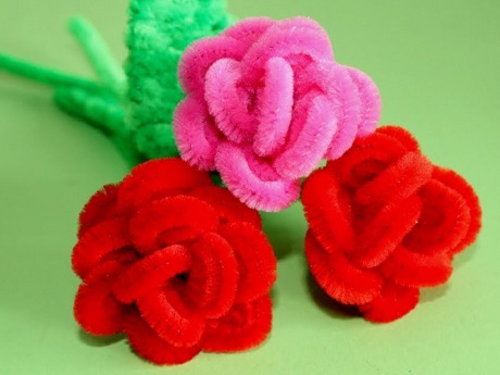 red and pink pipecleaner roses